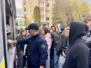 665945613 2163330514503183 1397170304490899892 N